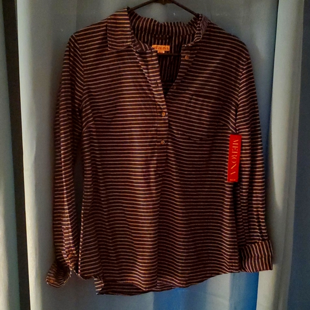 Merona button up dress shirt. Size: M Color: Navy